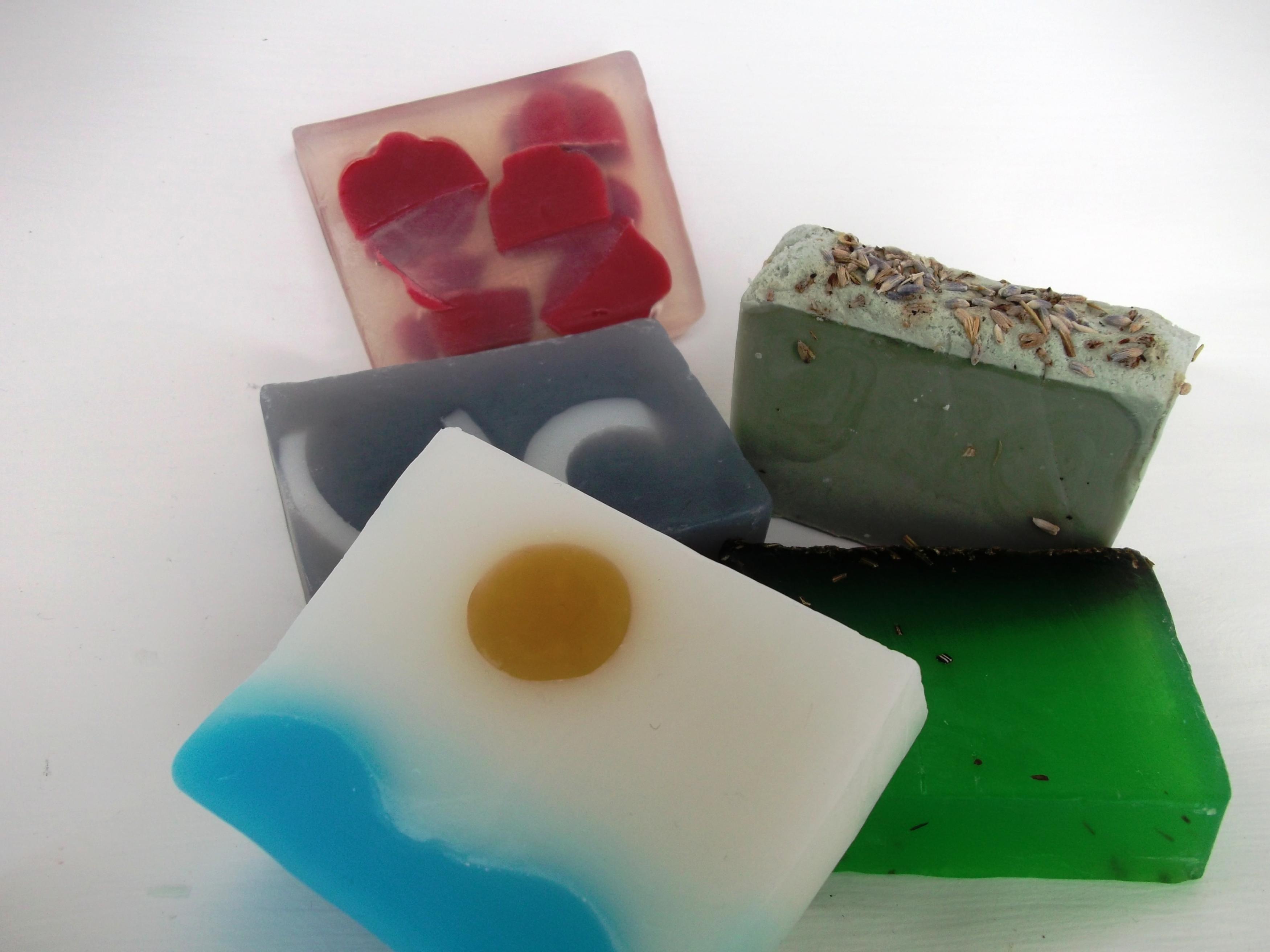 Selection Of 5 Soap Bars on Luulla